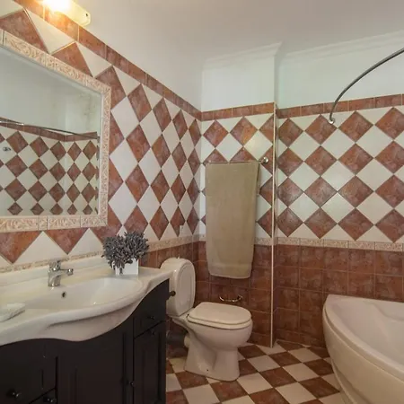 Sleeps 8 Pool Wifi Villa Kassiopi