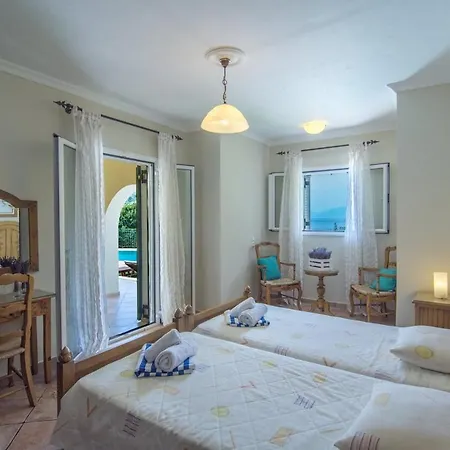 Sleeps 8 Pool Wifi Villa Kassiopi