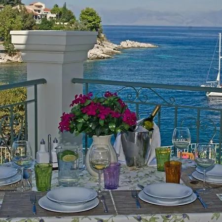 Sleeps 8 Pool Wifi * Kassiopi