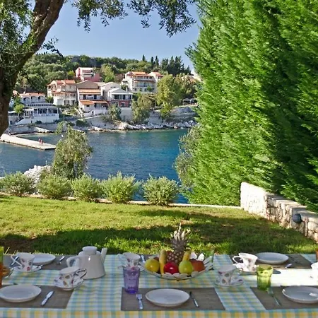Sleeps 8 Pool Wifi Villa Kassiopi