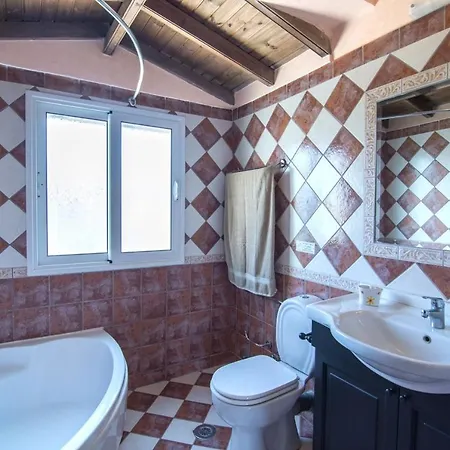 Sleeps 8 Pool Wifi Villa *